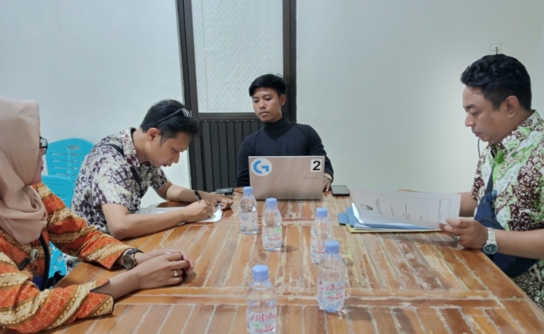 Tingkatkan sarana hubungan industrial perusahaan, Bidang HI dan Jamsos Dinperinnaker Rembang lakukan pendataan